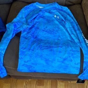 Long sleeve under armour boys shirt